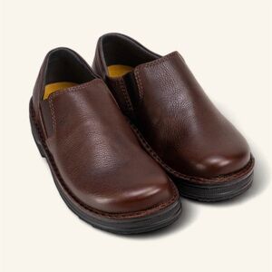 Naot Eiger Soft Brown Leather Mens Slip-On loafers Shoes! Brand New in Box!